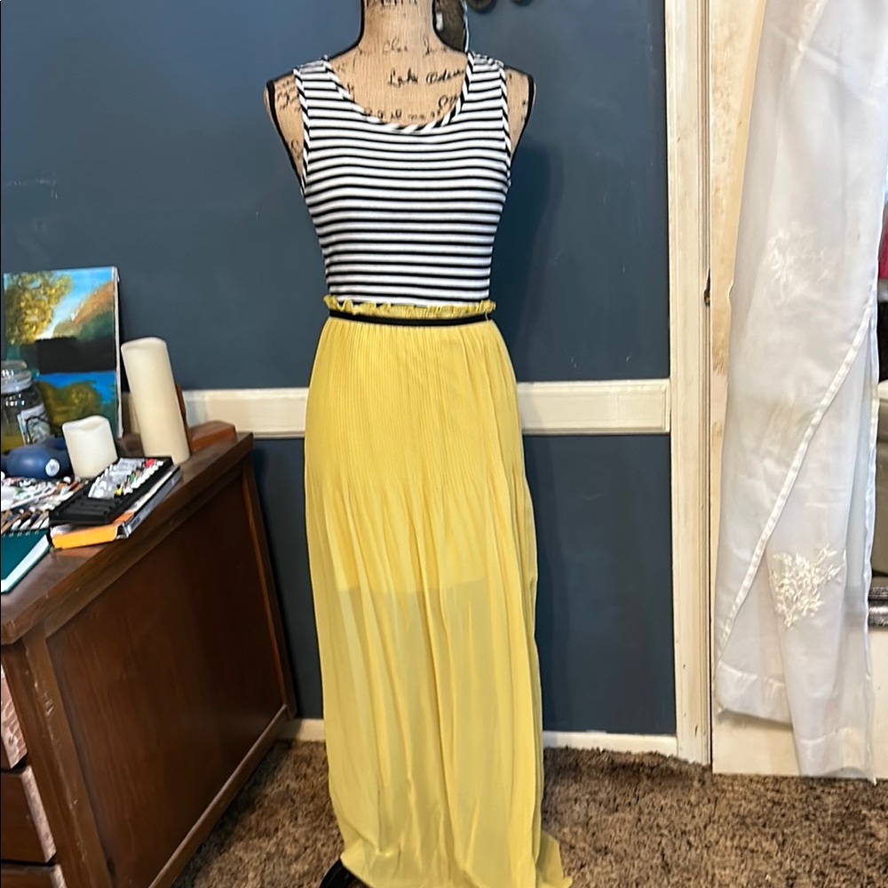 Jodi Kristopher Yellow Pleated Maxi Skirt Resort Wear